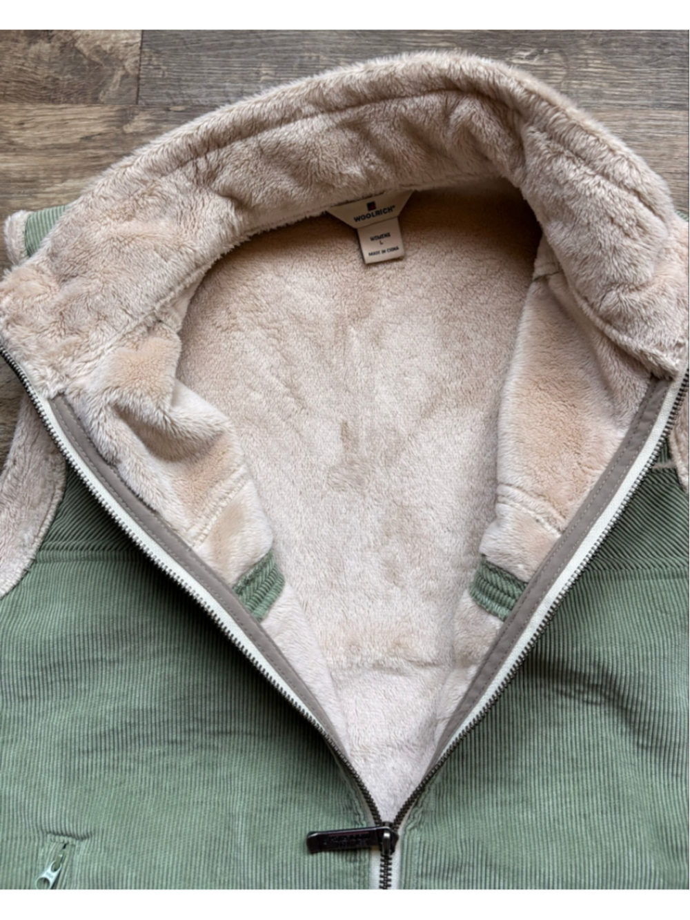Woolrich Women's Sage Green Corduroy Fleece-Lined Vest - Size L - Picture 4 of 9